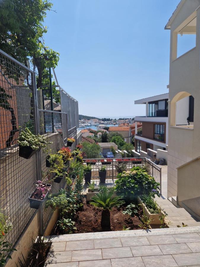 Apartments Sandra Rogoznica  Bagian luar foto
