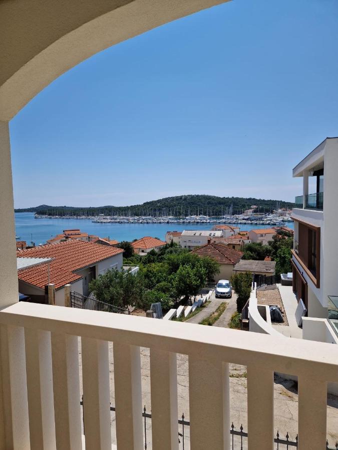 Apartments Sandra Rogoznica  Bagian luar foto