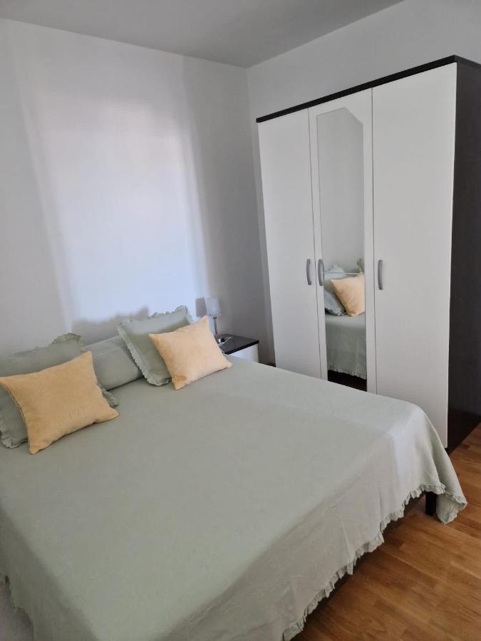 Apartments Sandra Rogoznica  Bagian luar foto