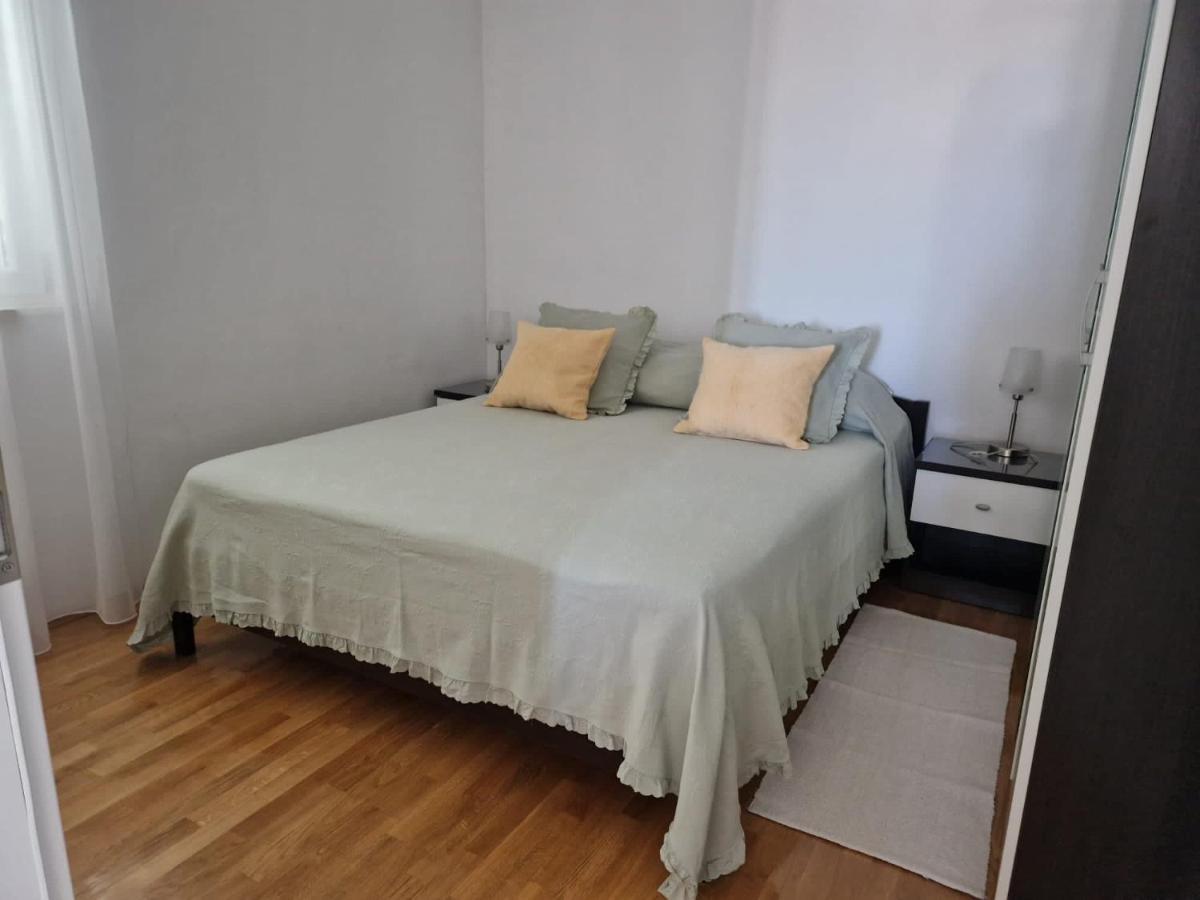 Apartments Sandra Rogoznica  Bagian luar foto